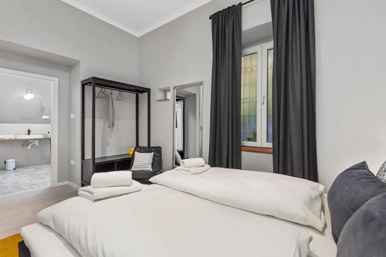 Apartments Carpathia 2 Rijeka